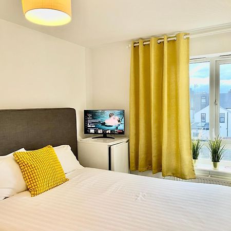 Luxury Rooms In Furnished Guests-Only House Free Wifi West Thurrock Grays ภายนอก รูปภาพ