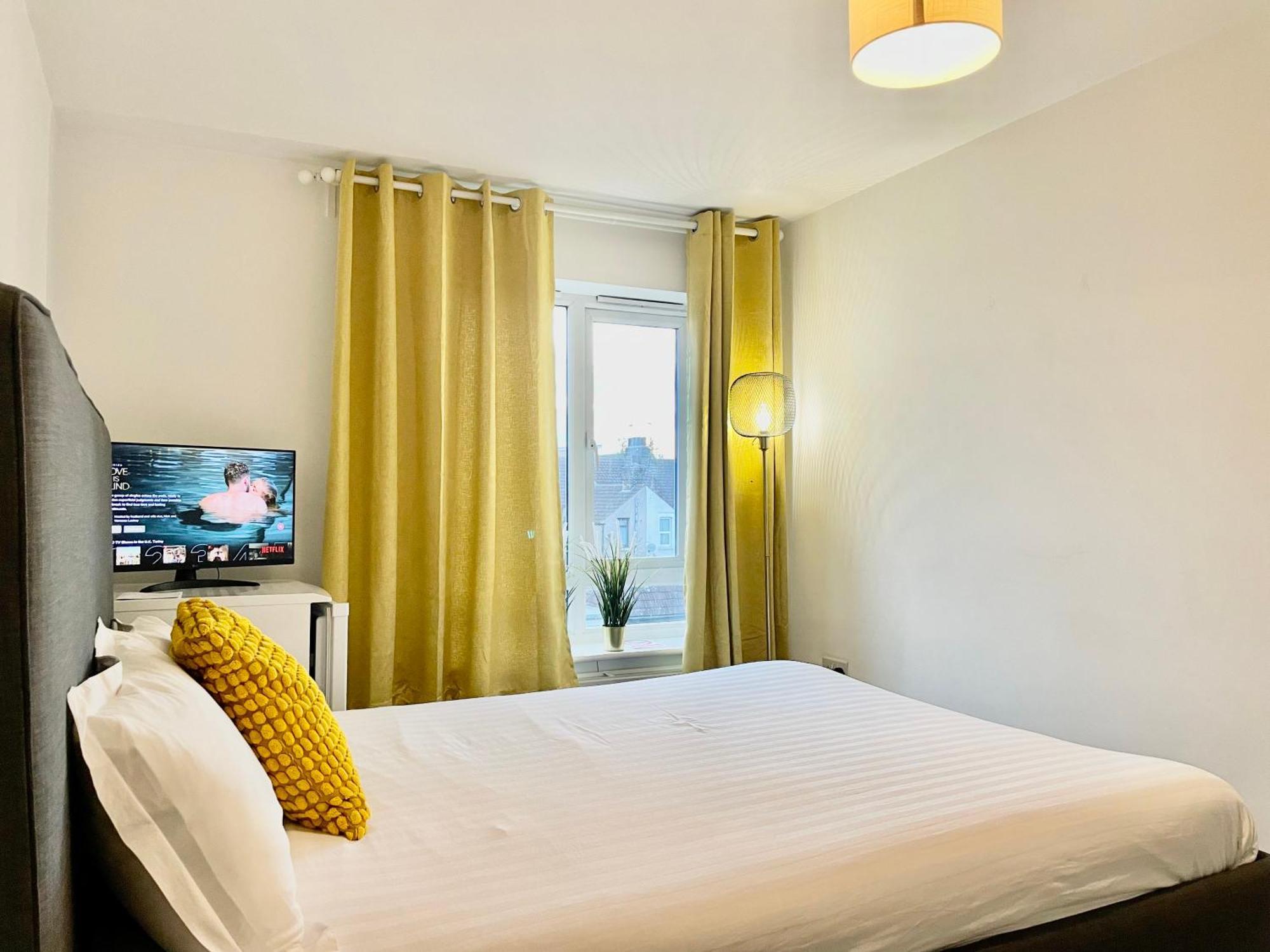 Luxury Rooms In Furnished Guests-Only House Free Wifi West Thurrock Grays ภายนอก รูปภาพ